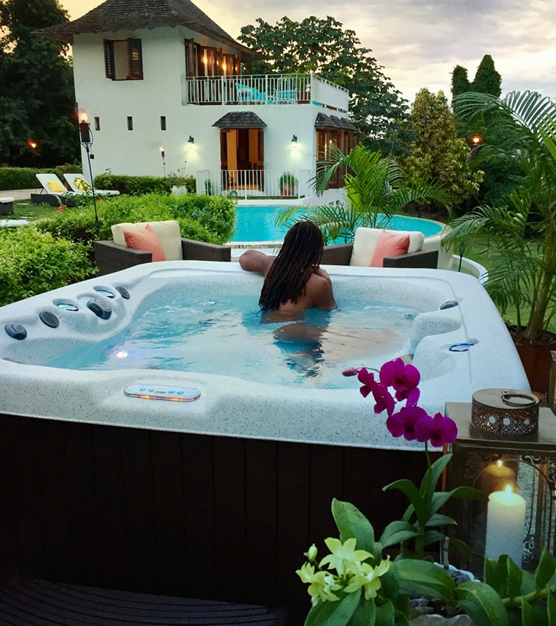 Getaway Bar Harbor LE Hot Tub