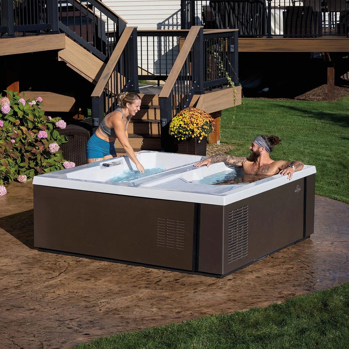 Valaris Glacier: Hot Tub + Cold Tub